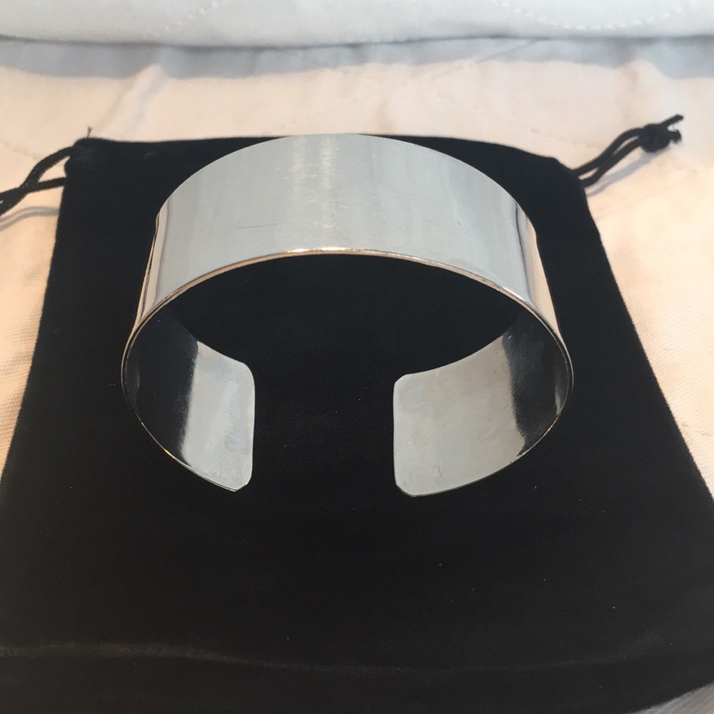🌸5/$25🌸 Silver (in color) Bangle Cuff Bracelet - Picture 4 of 5